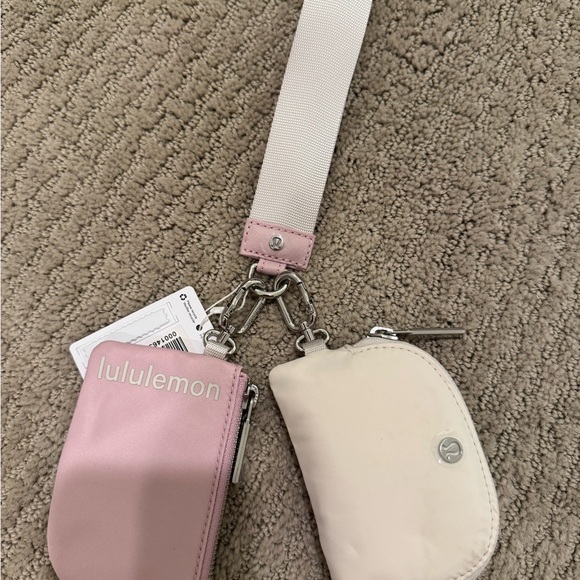 lululemon athletica dual pouch wristlet - Picture 2 of 3
